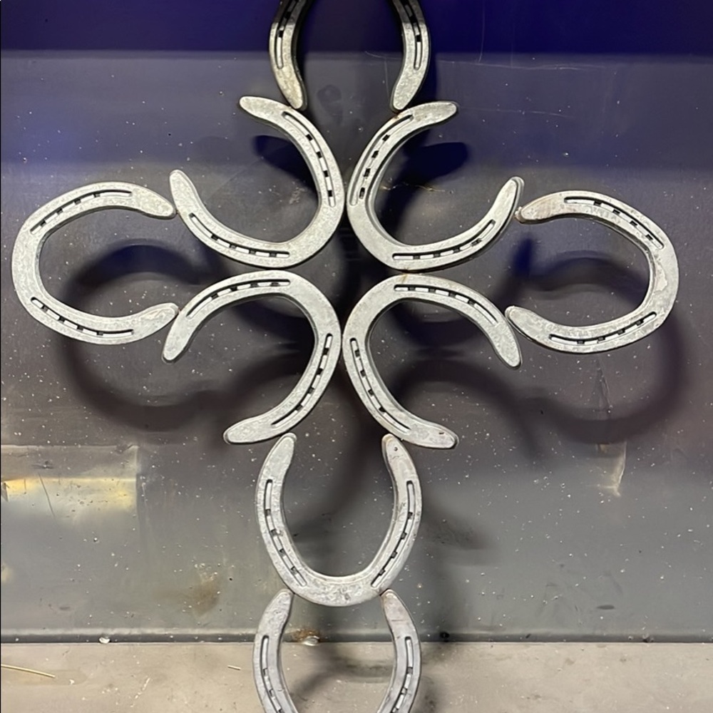 Horse shoe cross